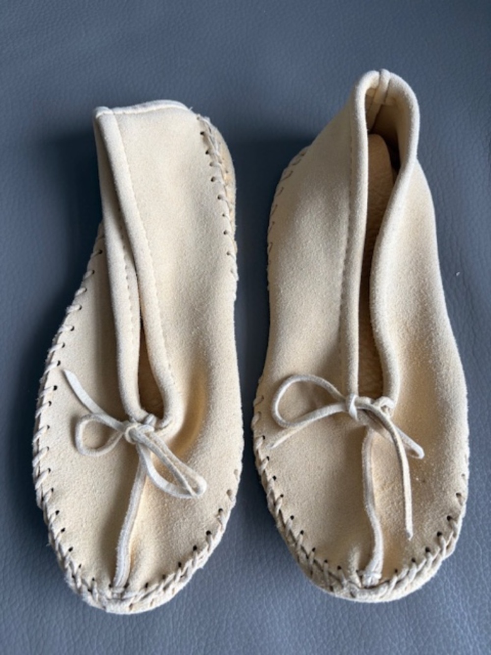HIDES IN HAND Women's sz 4 (5) super soft leather ballerina slippers light beige
